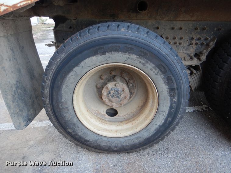 image for item HY9935 2009 International WorkStar 7400  dump truck