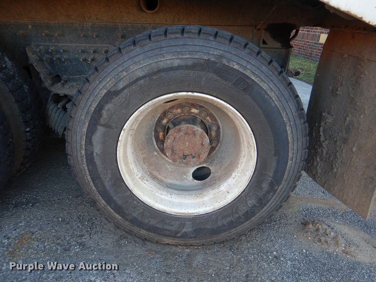 image for item HY9935 2009 International WorkStar 7400  dump truck