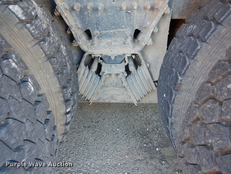 image for item HY9935 2009 International WorkStar 7400  dump truck