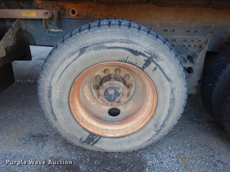 image for item HY9935 2009 International WorkStar 7400  dump truck