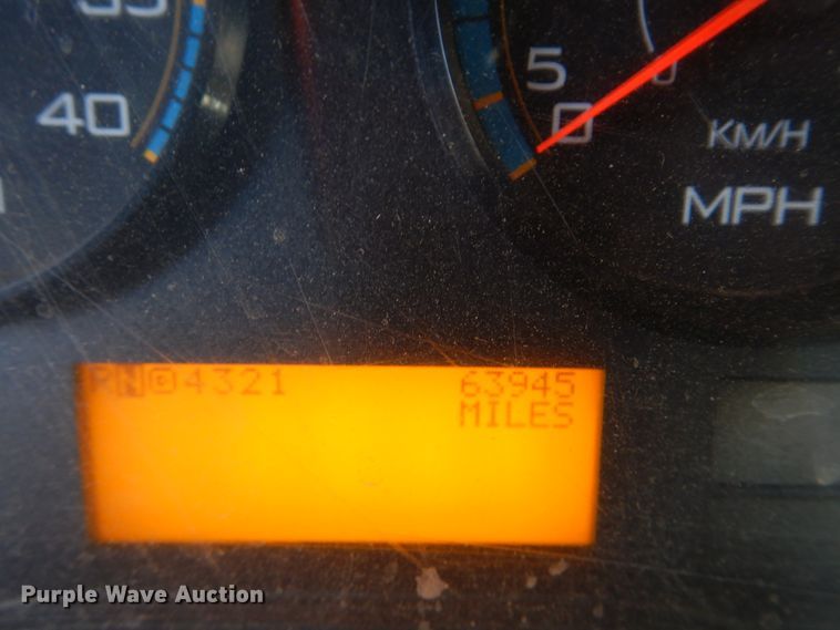 image for item HY9936 2008 International DuraStar 4400  utility truck