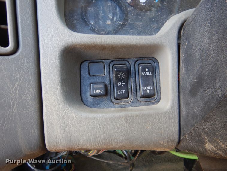 image for item HY9936 2008 International DuraStar 4400  utility truck