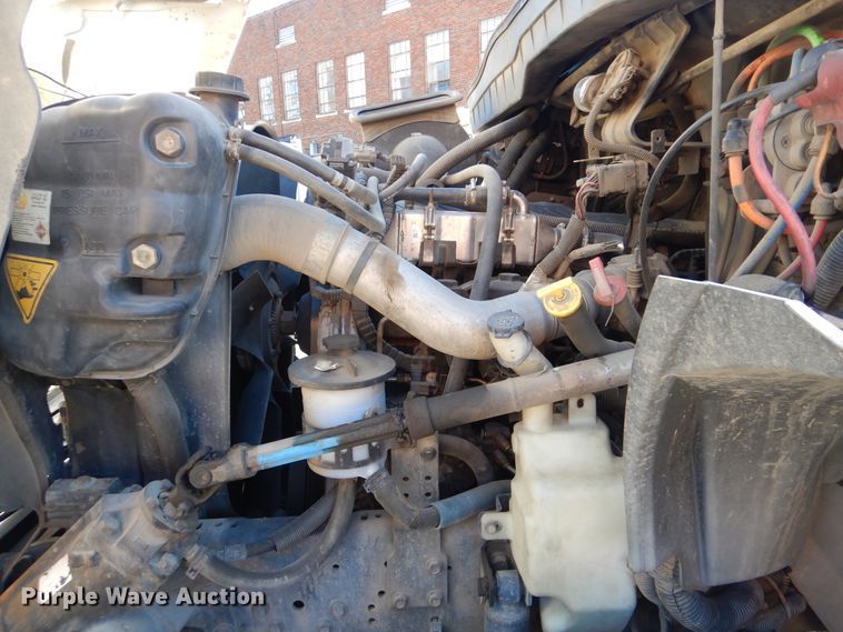 image for item HY9936 2008 International DuraStar 4400  utility truck