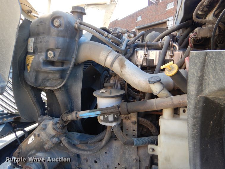 image for item HY9936 2008 International DuraStar 4400  utility truck