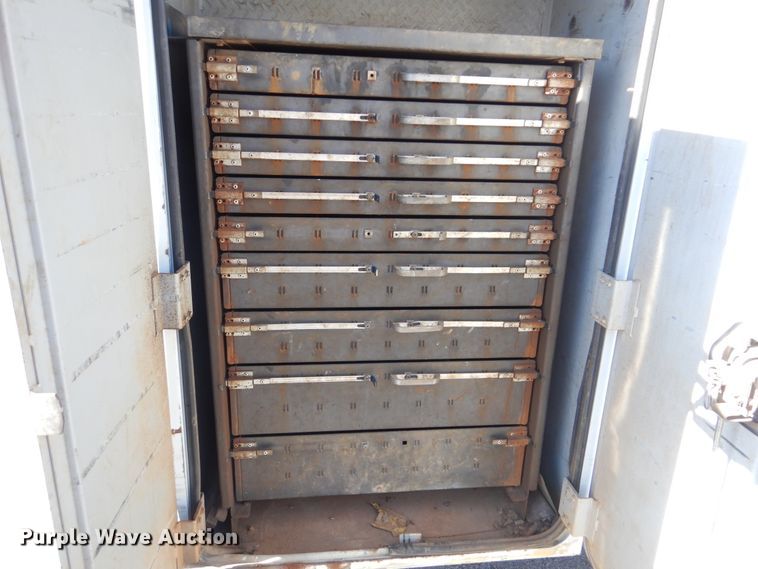 image for item HY9936 2008 International DuraStar 4400  utility truck