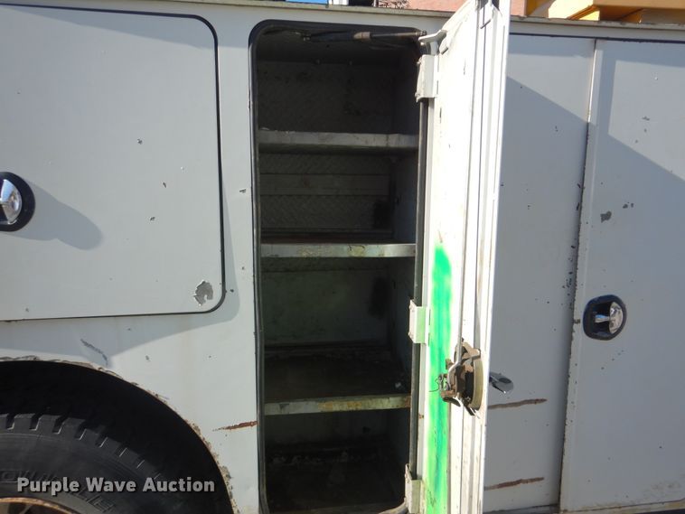 image for item HY9936 2008 International DuraStar 4400  utility truck