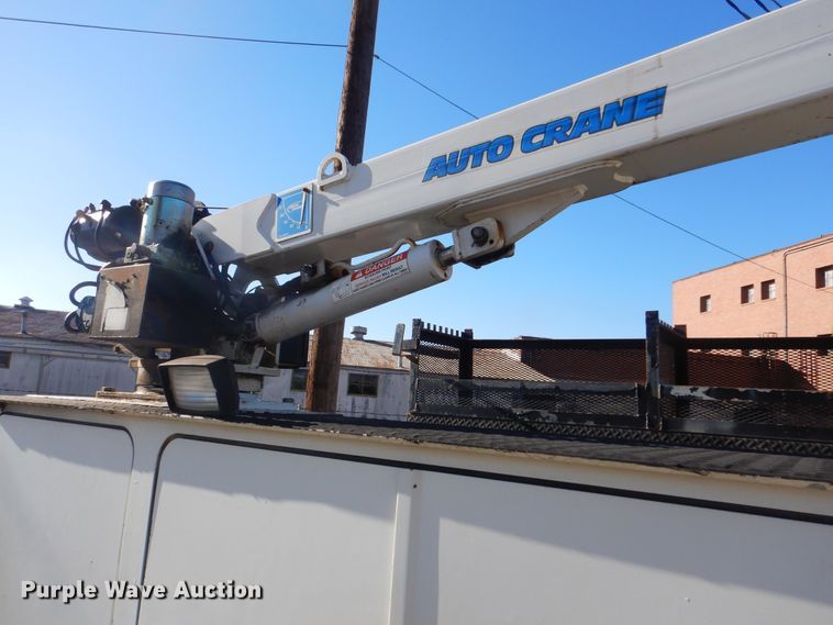 image for item HY9936 2008 International DuraStar 4400  utility truck