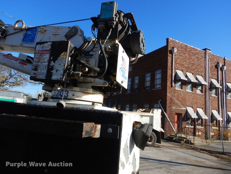 image for item HY9936 2008 International DuraStar 4400  utility truck