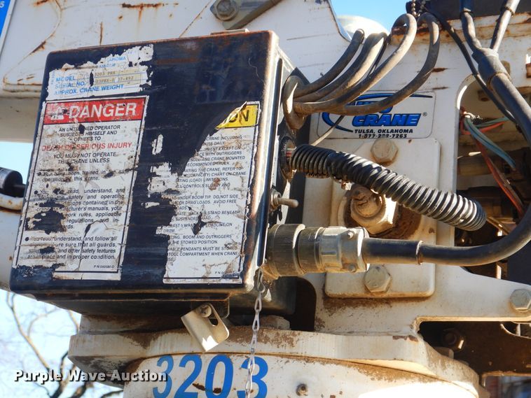 image for item HY9936 2008 International DuraStar 4400  utility truck