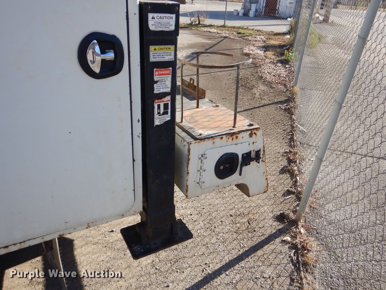 image for item HY9936 2008 International DuraStar 4400  utility truck