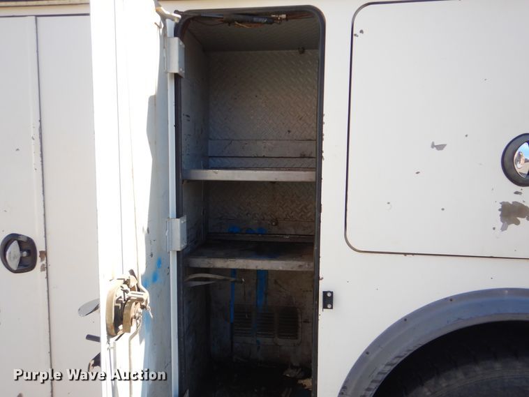 image for item HY9936 2008 International DuraStar 4400  utility truck