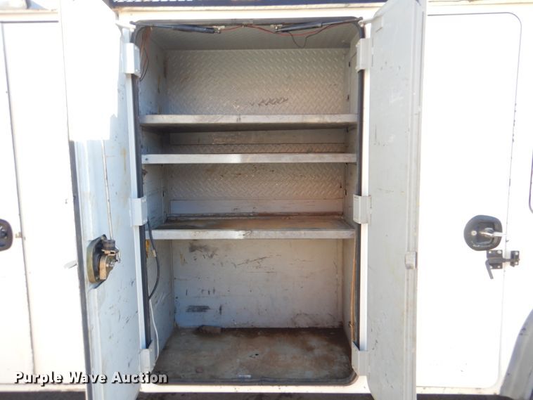 image for item HY9936 2008 International DuraStar 4400  utility truck