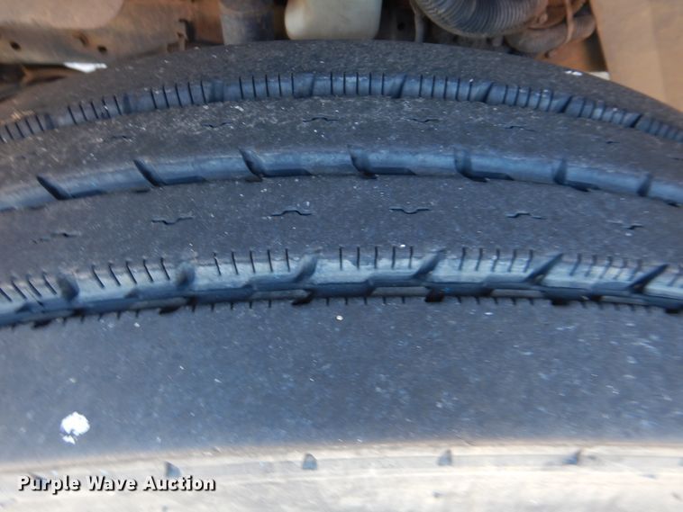 image for item HY9936 2008 International DuraStar 4400  utility truck