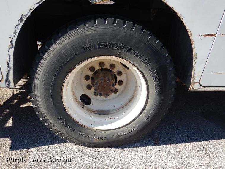 image for item HY9936 2008 International DuraStar 4400  utility truck