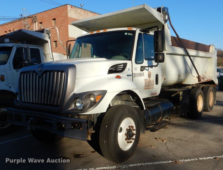 image for item HY9938 2009 International WorkStar 7400  dump truck