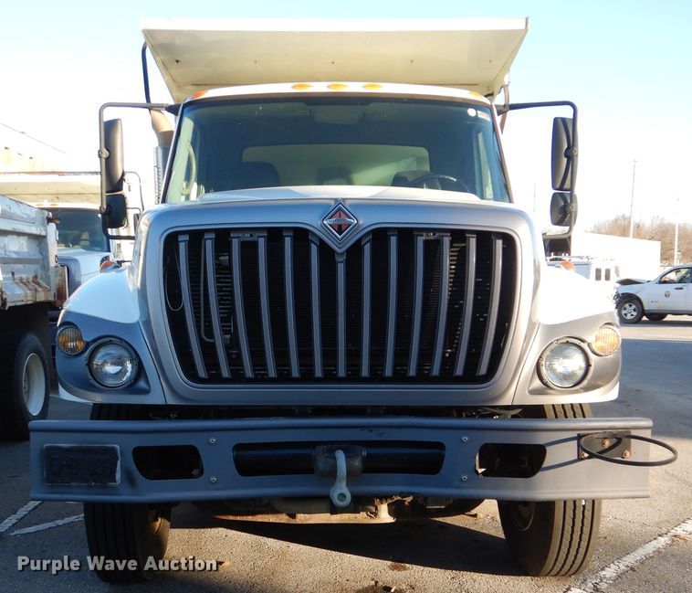 image for item HY9938 2009 International WorkStar 7400  dump truck