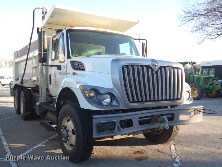 image for item HY9938 2009 International WorkStar 7400  dump truck