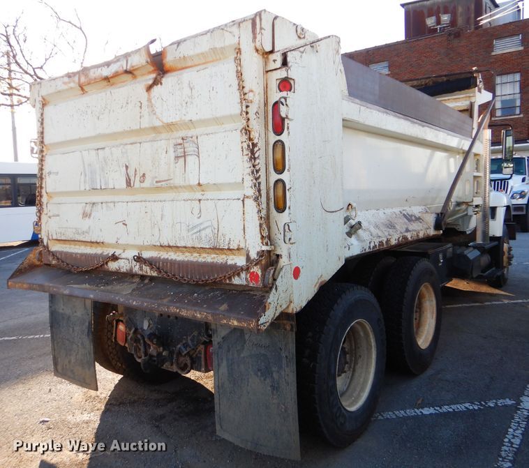 image for item HY9938 2009 International WorkStar 7400  dump truck