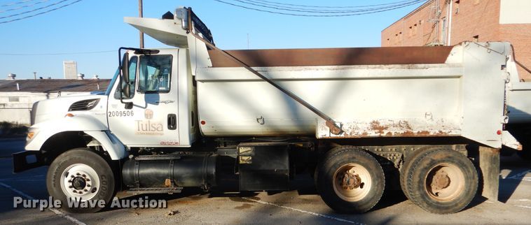 image for item HY9938 2009 International WorkStar 7400  dump truck