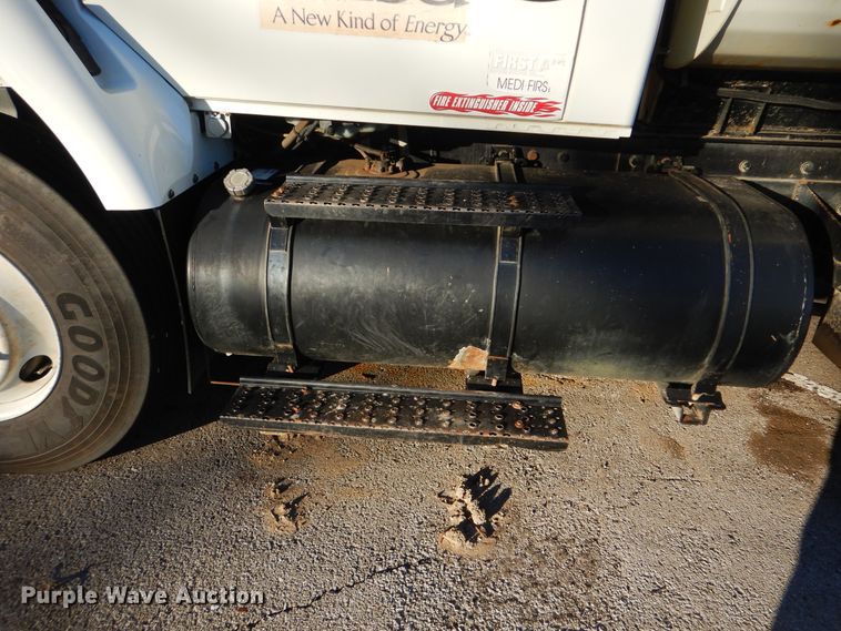 image for item HY9938 2009 International WorkStar 7400  dump truck