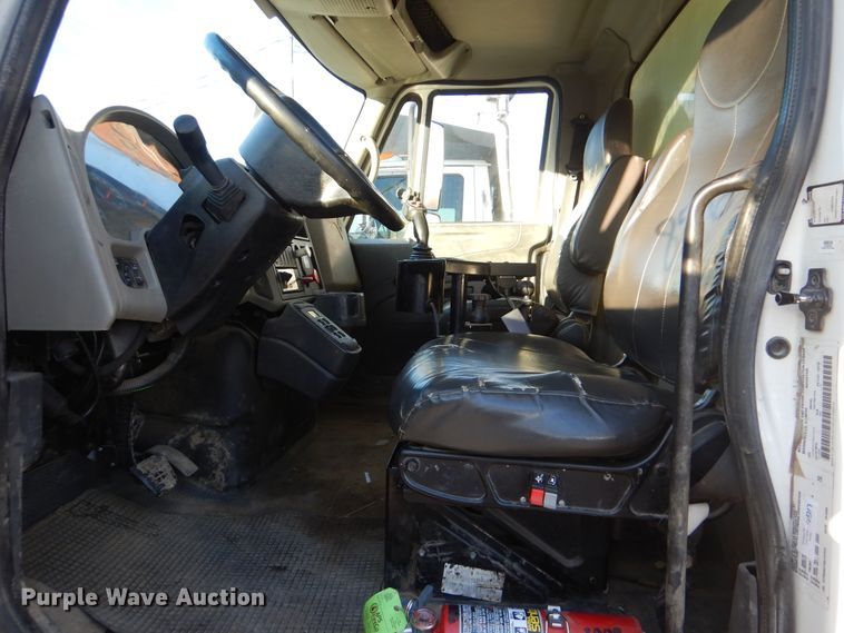 image for item HY9938 2009 International WorkStar 7400  dump truck