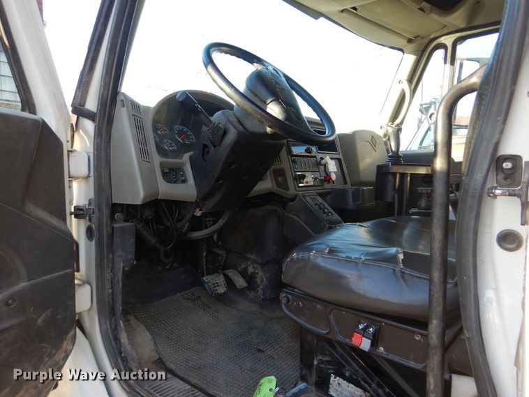 image for item HY9938 2009 International WorkStar 7400  dump truck