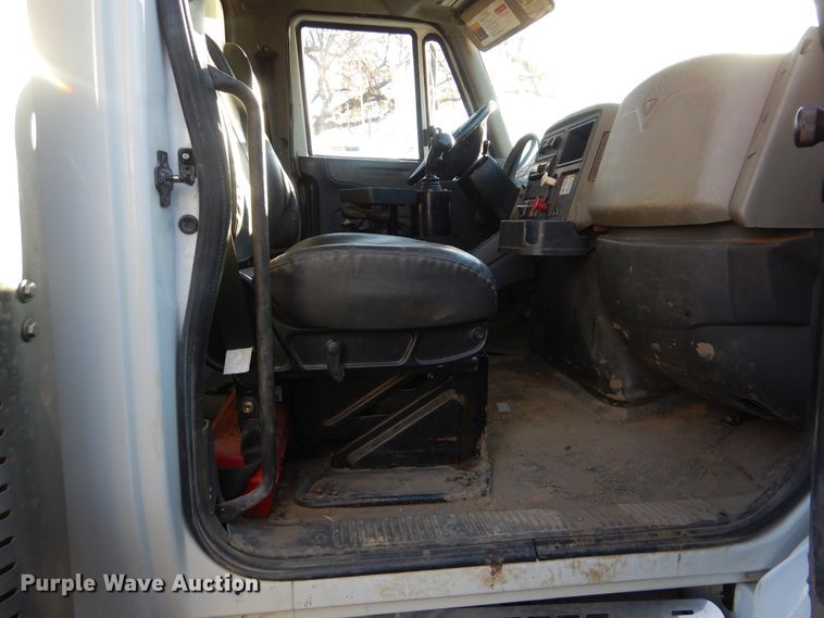 image for item HY9938 2009 International WorkStar 7400  dump truck