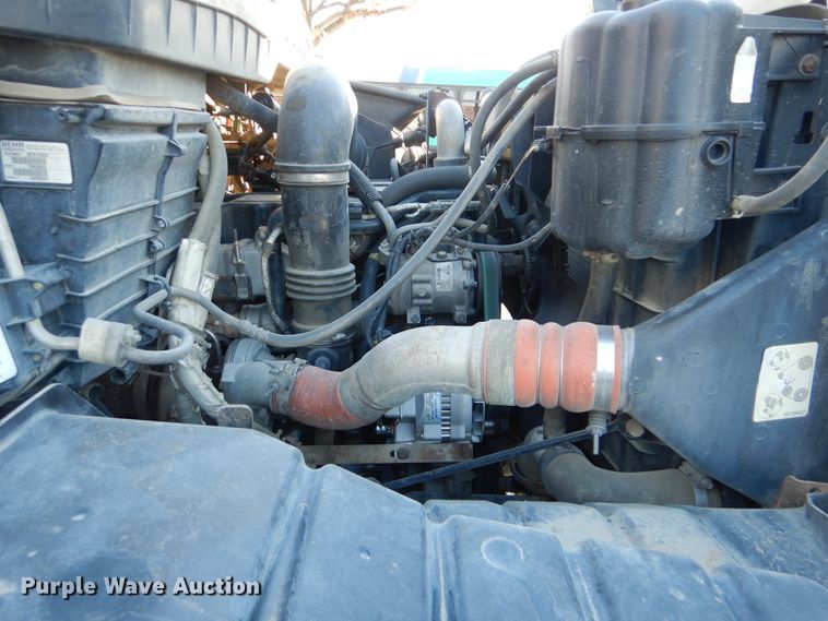 image for item HY9938 2009 International WorkStar 7400  dump truck