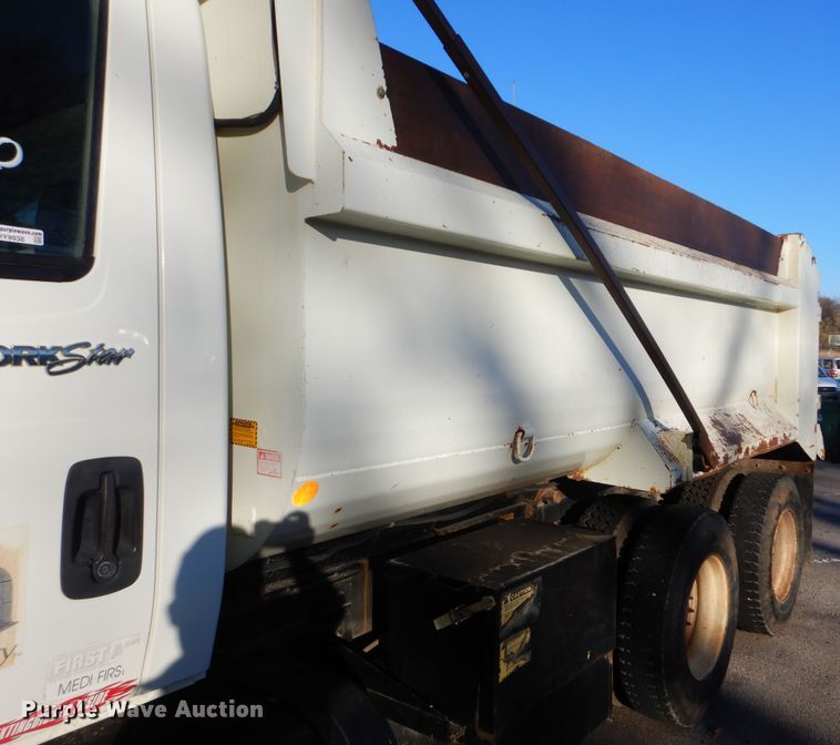image for item HY9938 2009 International WorkStar 7400  dump truck