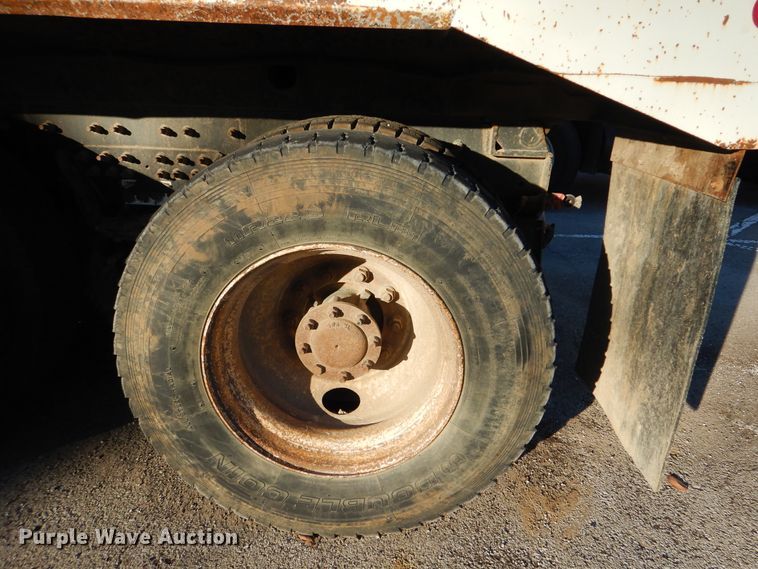 image for item HY9938 2009 International WorkStar 7400  dump truck