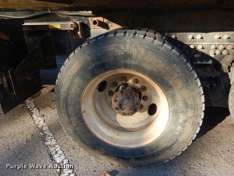 image for item HY9938 2009 International WorkStar 7400  dump truck