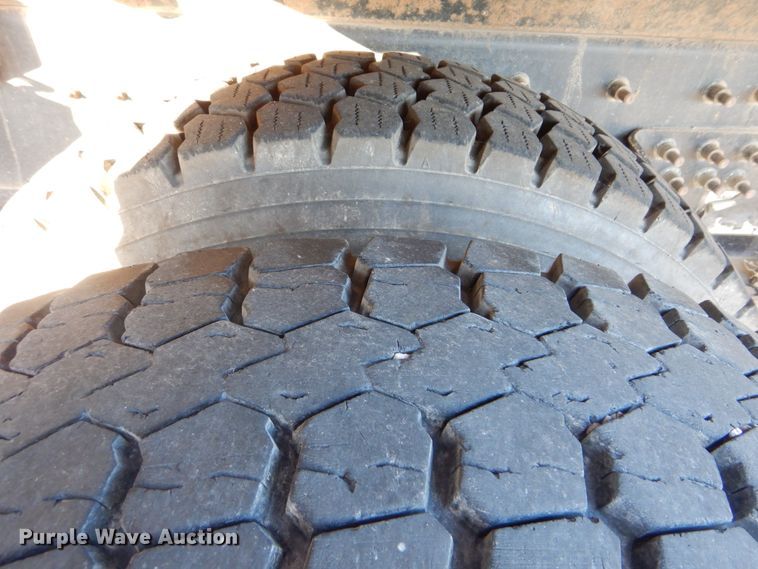 image for item HY9938 2009 International WorkStar 7400  dump truck