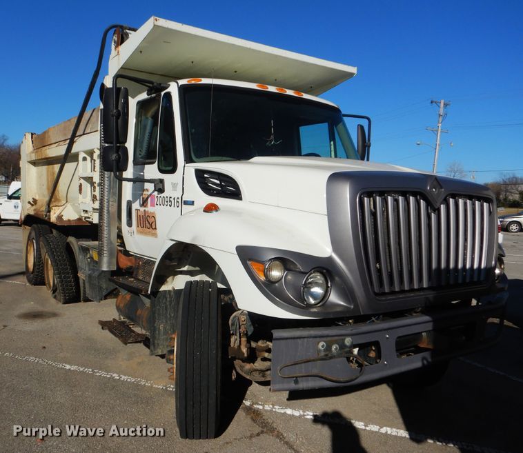 image for item HY9939 2009 International WorkStar 7400  dump truck