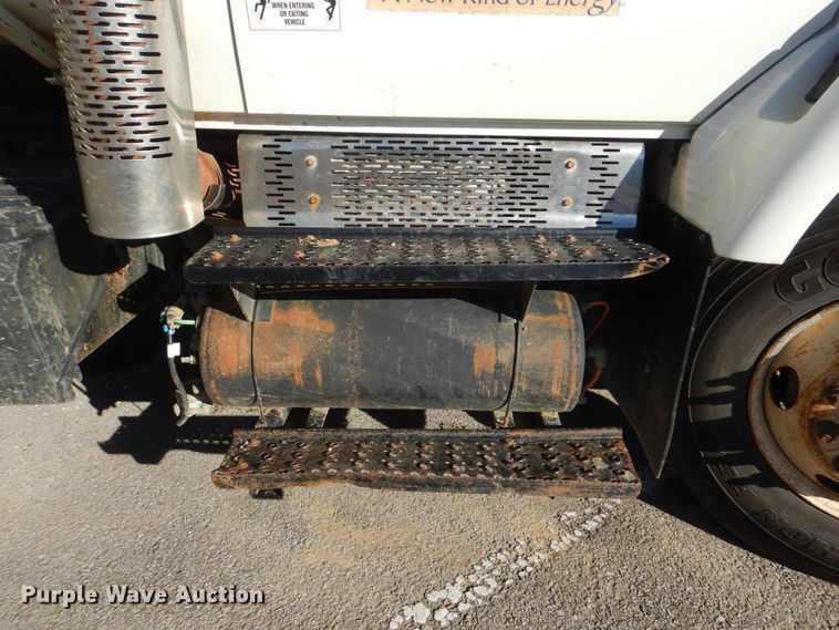 image for item HY9939 2009 International WorkStar 7400  dump truck