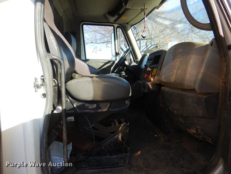 image for item HY9939 2009 International WorkStar 7400  dump truck