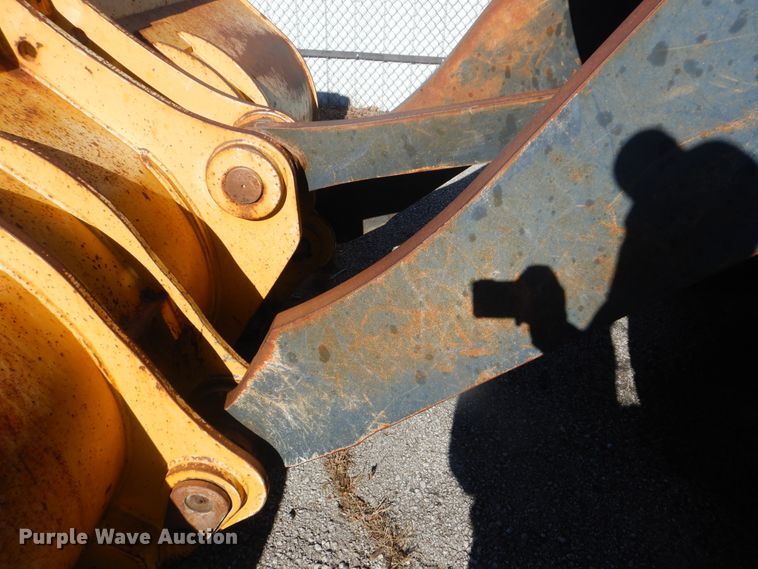 image for item HY9982 2012 John Deere 724K  wheel loader