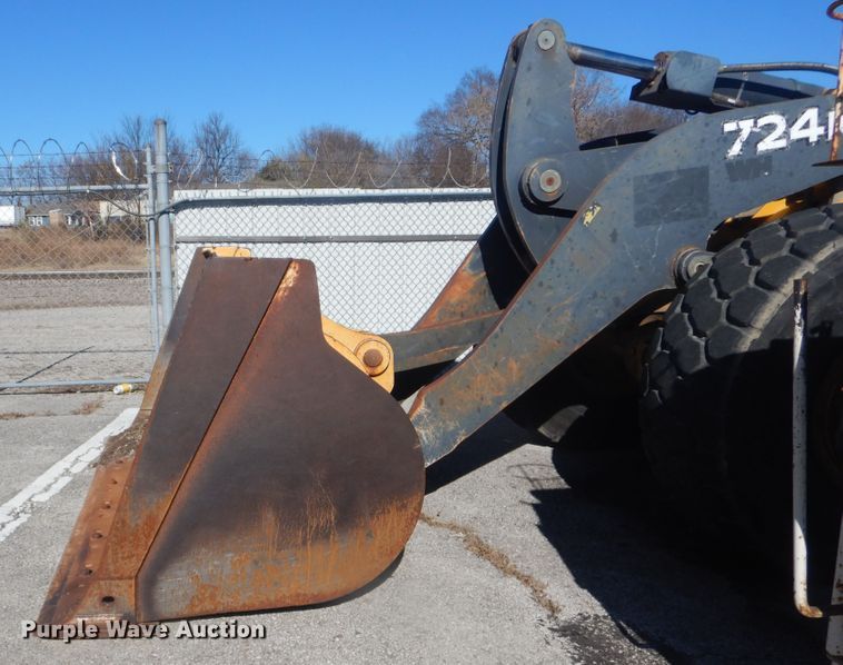 image for item HY9982 2012 John Deere 724K  wheel loader