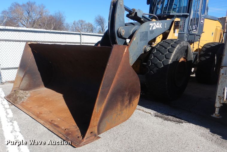 image for item HY9982 2012 John Deere 724K  wheel loader