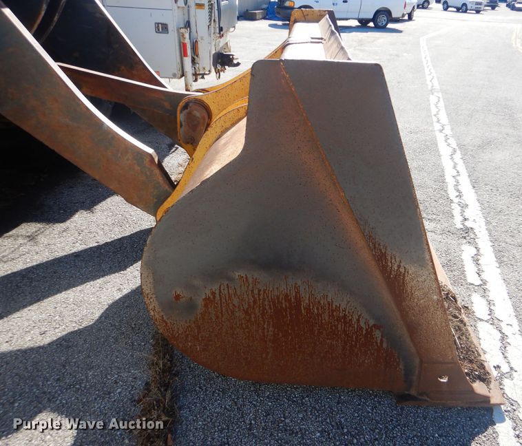 image for item HY9982 2012 John Deere 724K  wheel loader