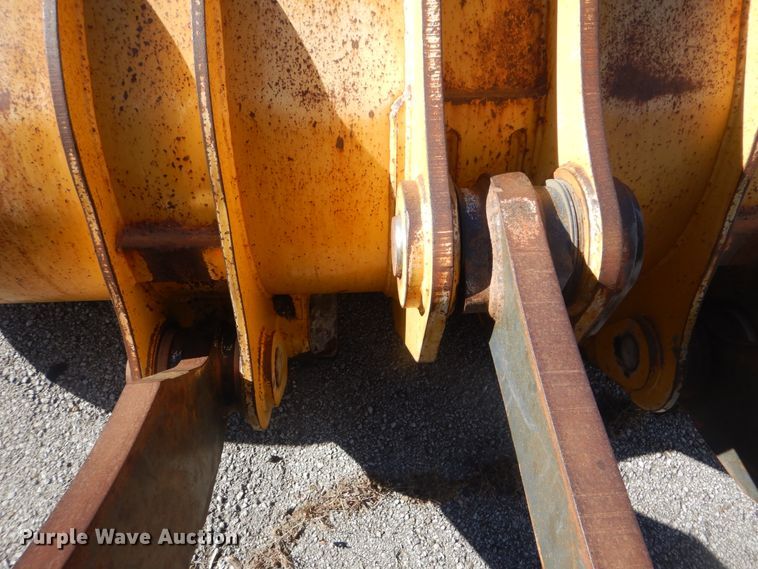 image for item HY9982 2012 John Deere 724K  wheel loader