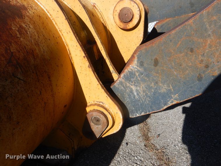 image for item HY9982 2012 John Deere 724K  wheel loader