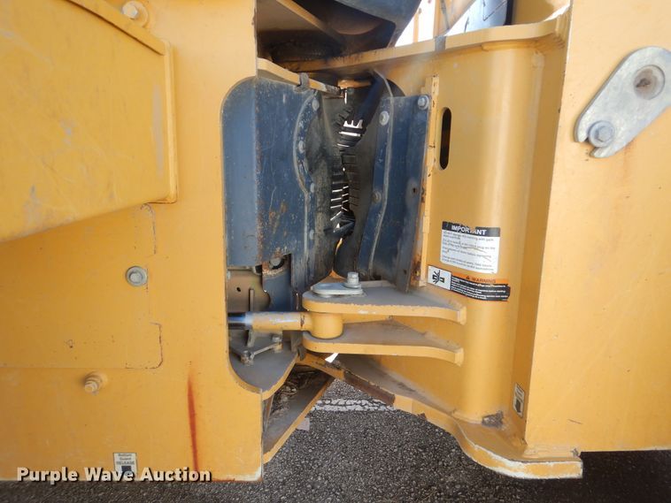 image for item HY9982 2012 John Deere 724K  wheel loader