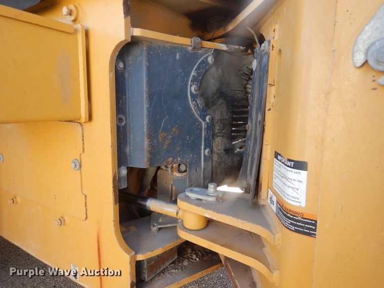 image for item HY9982 2012 John Deere 724K  wheel loader