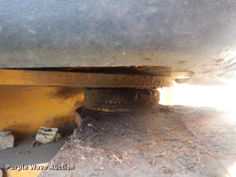 image for item HY9982 2012 John Deere 724K  wheel loader