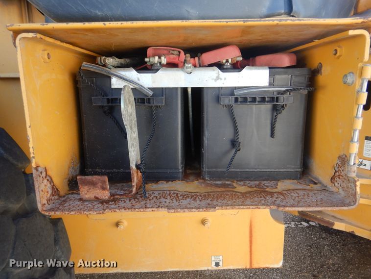 image for item HY9982 2012 John Deere 724K  wheel loader