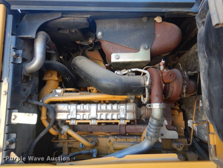 image for item HY9982 2012 John Deere 724K  wheel loader