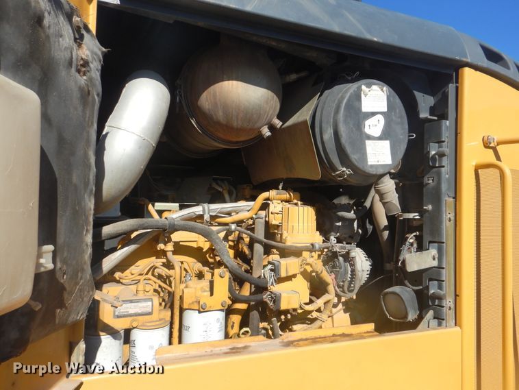 image for item HY9982 2012 John Deere 724K  wheel loader