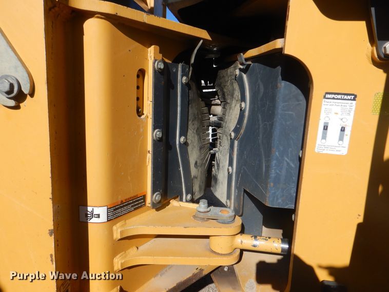 image for item HY9982 2012 John Deere 724K  wheel loader