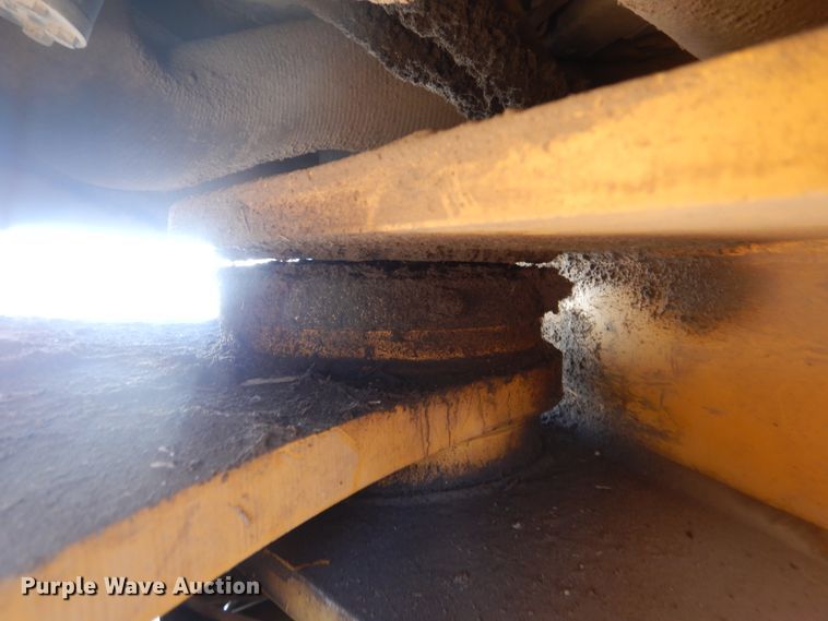 image for item HY9982 2012 John Deere 724K  wheel loader