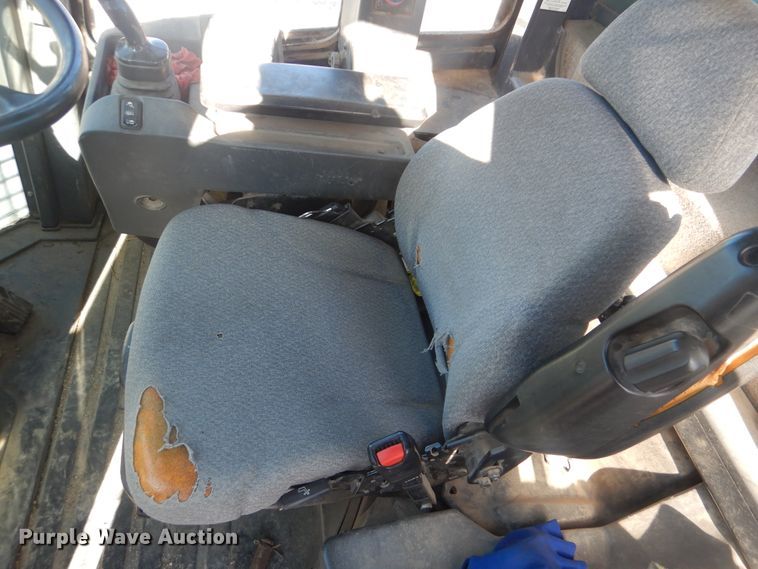 image for item HY9982 2012 John Deere 724K  wheel loader